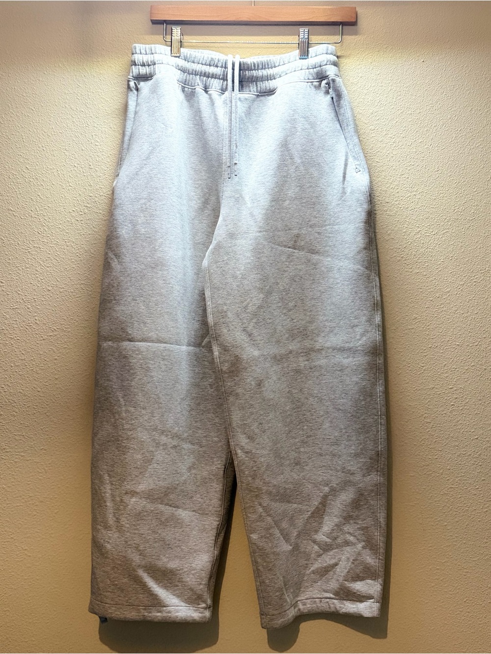 Aritzia Light Gray Sweatpants Joggers